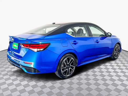 Used 2025 Nissan Sentra SR w/ SR Premium Package image 10