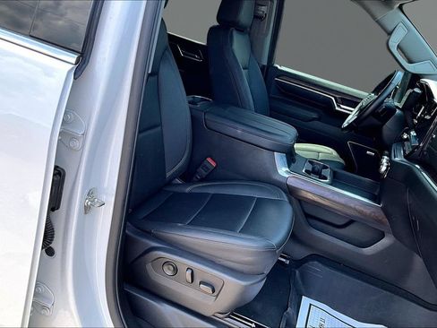 Used 2025 GMC Sierra 1500 SLT AWD/4WD image 7