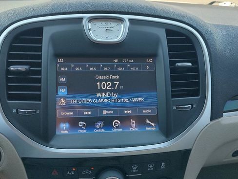 Used 2014 Chrysler 300 RWD image 14