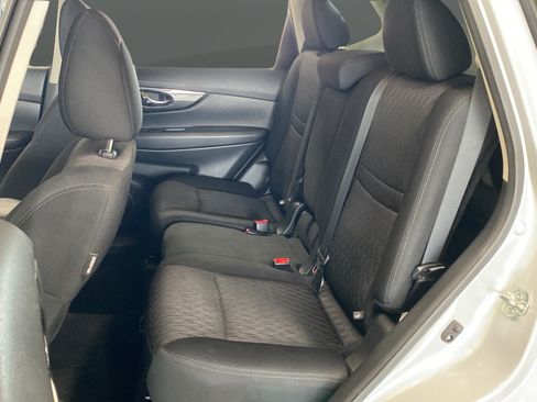 Used 2017 Nissan Rogue SV FWD image 20