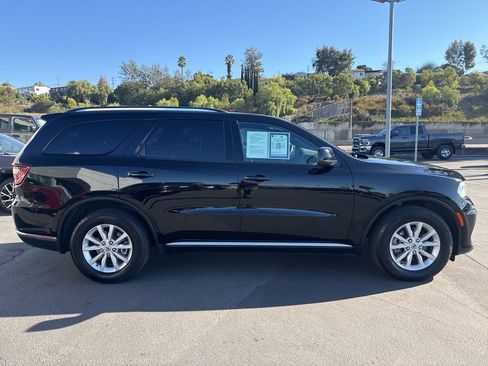 Certified 2024 Dodge Durango SXT w/ 3rd Row Seating Group image 9