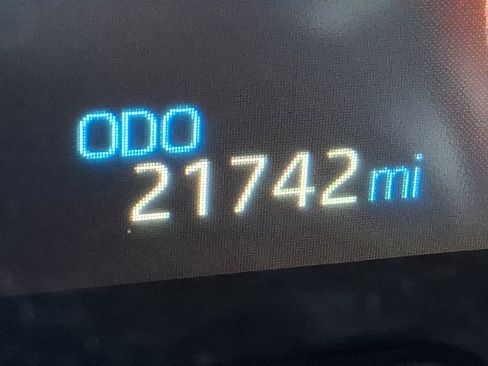 Used 2025 Toyota RAV4 XLE AWD/4WD image 20