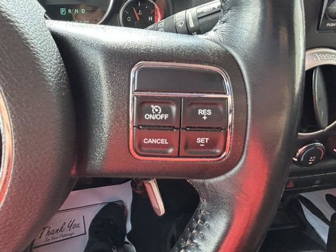 Used 2018 Jeep Wrangler Sahara w/ Connectivity Group AWD/4WD image 16