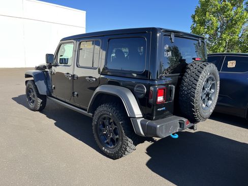 Used 2023 Jeep Wrangler Unlimited w/ Sun & Screen Package AWD/4WD image 3