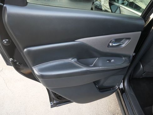 Used 2020 Nissan Murano SV image 19