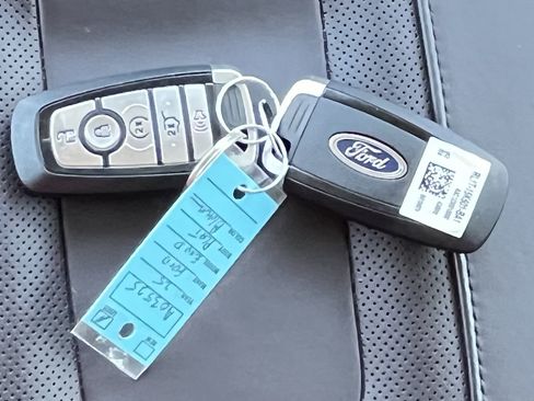 Certified 2025 Ford Expedition Max Platinum w/ Platinum Ultimate Package AWD/4WD image 26