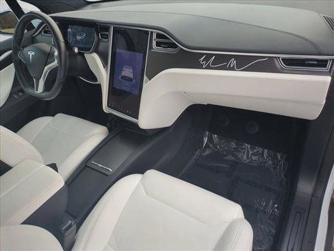 Used 2018 Tesla Model X P100D image 21