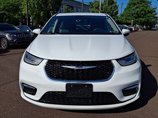 Used 2023 Chrysler Pacifica Touring-L FWD video 2