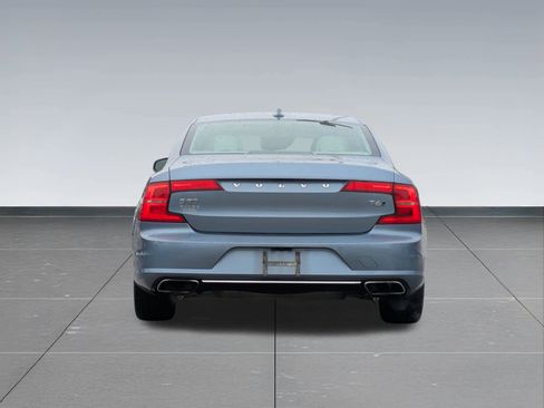 Used 2017 Volvo S90 T6 Momentum w/ Vision Package image 5