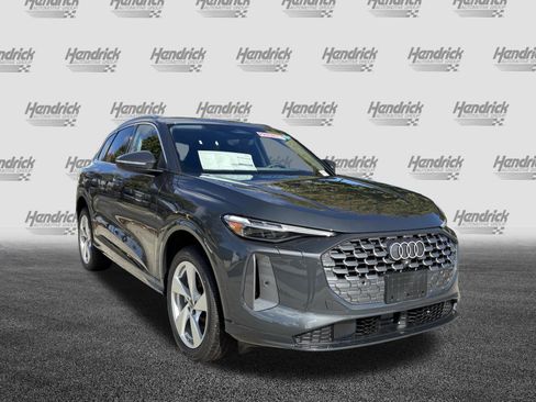 New 2025 Audi Q5 Premium Plus image 2