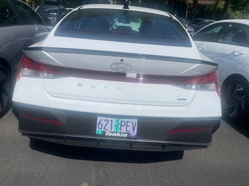 Used 2025 Hyundai Elantra SEL FWD image 4