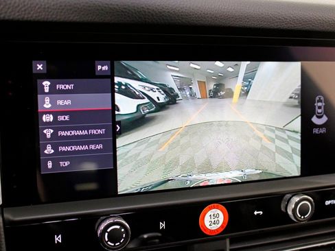 Certified 2026 Porsche Macan AWD/4WD image 28