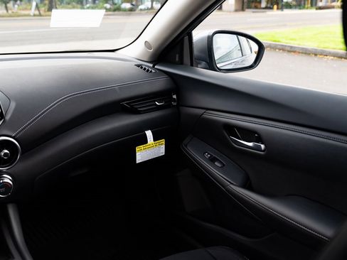 New 2025 Nissan Sentra SV w/ Trunk Package image 10