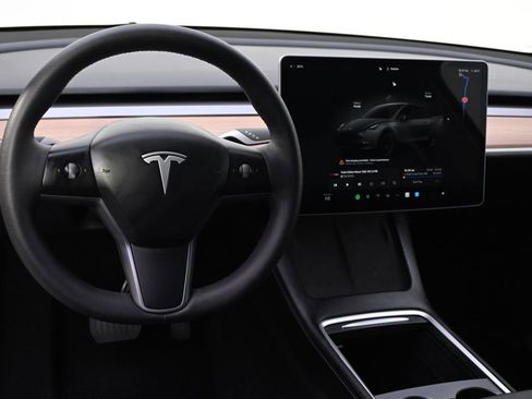 Used 2023 Tesla Model Y Long Range image 12