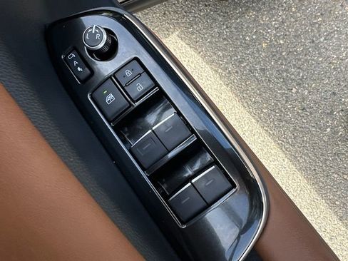 Used 2026 Toyota Crown Limited w/ Advanced Technology Package image 31