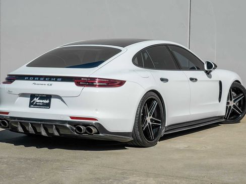 Used 2018 Porsche Panamera 4S image 9