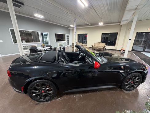 Used 2017 FIAT 124 Spider Abarth image 8
