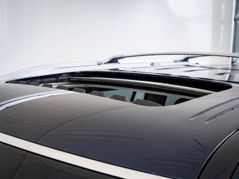 Used 2015 INFINITI QX80 4WD w/ Theater Package image 13