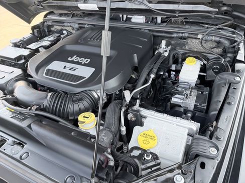 Used 2017 Jeep Wrangler Unlimited Rubicon image 29