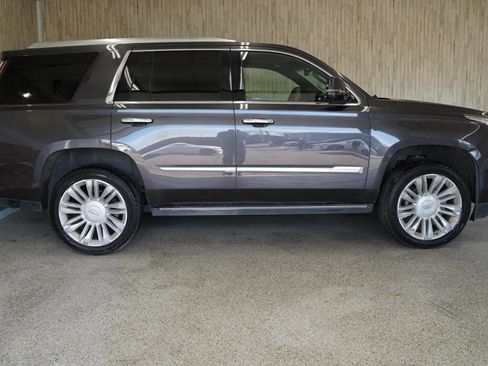 Used 2018 Cadillac Escalade Platinum image 5
