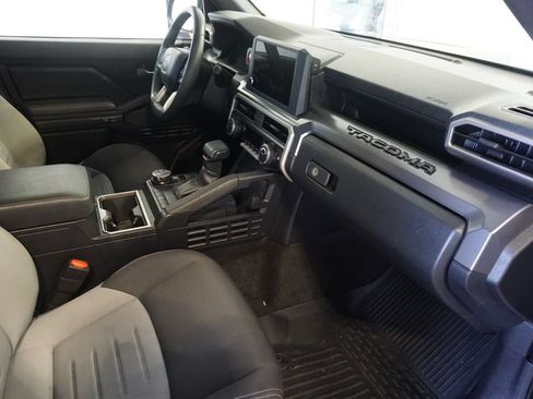 Used 2024 Toyota Tacoma TRD Off-Road AWD/4WD image 18