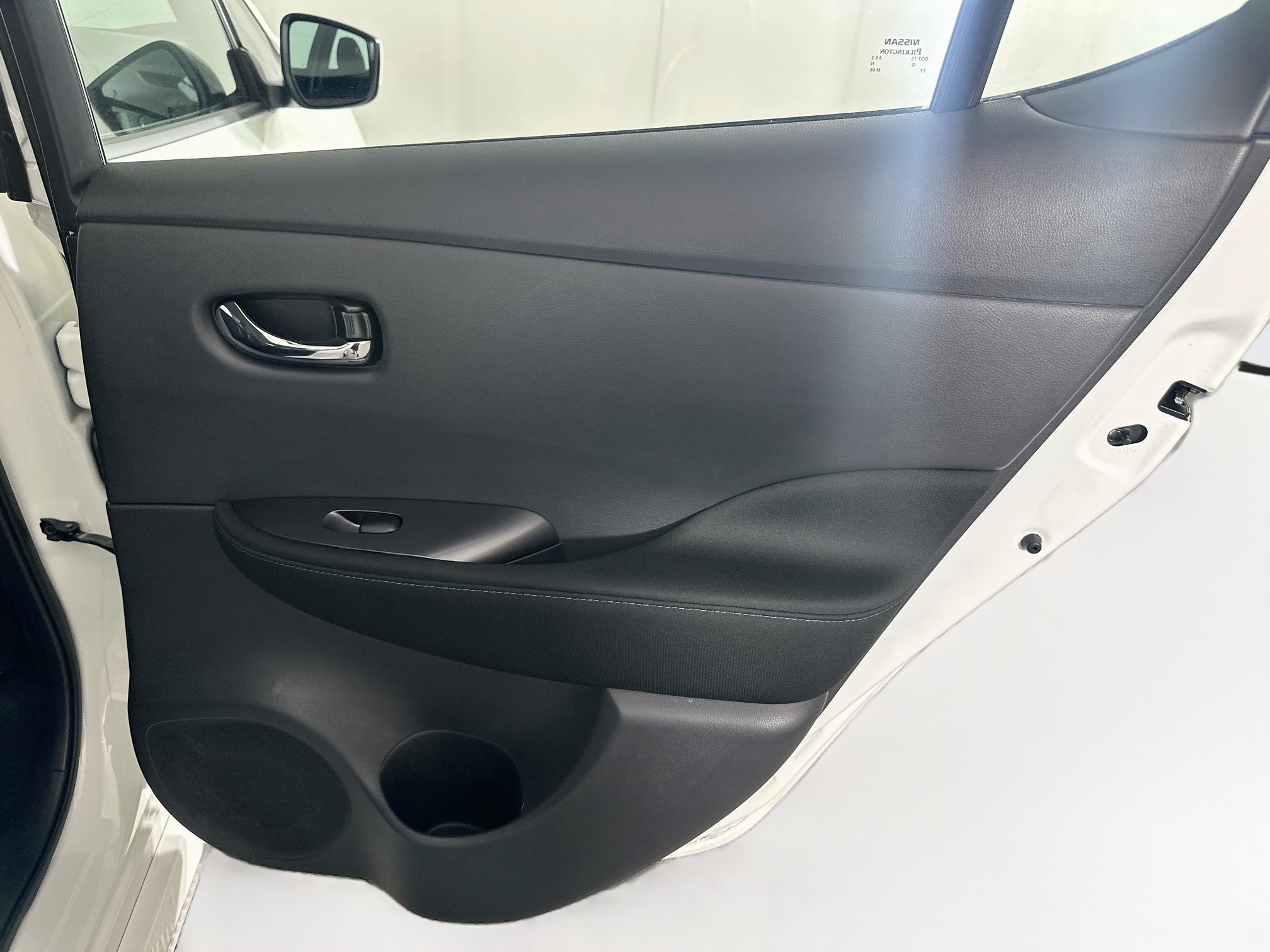 Used 2025 Nissan Leaf S FWD image 28