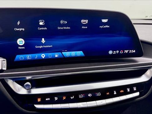 Used 2024 Cadillac Lyriq Tech RWD image 28