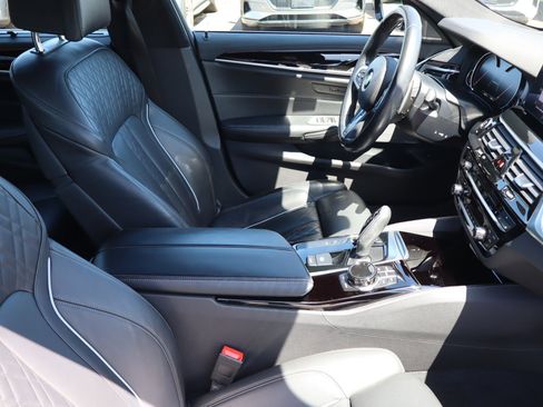 Used 2018 BMW M550i xDrive AWD/4WD image 15