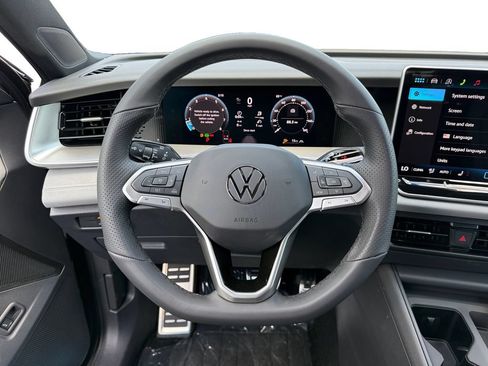 New 2026 Volkswagen Tiguan SE R-Line AWD/4WD image 12