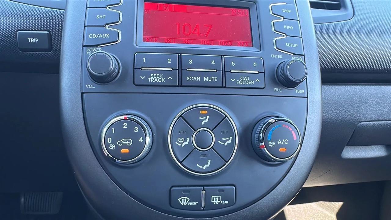 Used 2013 Kia Soul + FWD image 42