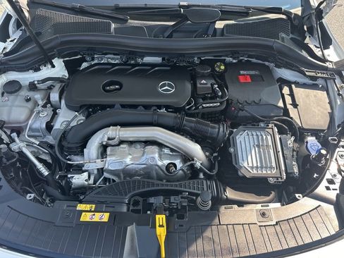 Used 2025 Mercedes-Benz GLA 250 image 33