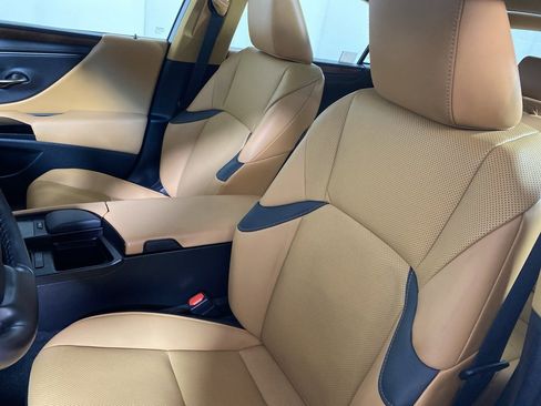 Certified 2022 Lexus ES 350 w/ Premium Package image 11