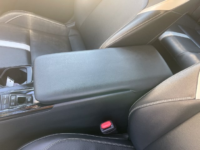 Used 2025 Toyota Camry SE FWD image 27