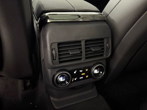 Certified 2025 Land Rover Range Rover Velar Dynamic SE image 25