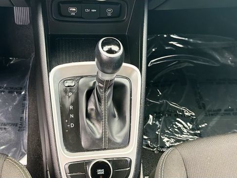Certified 2024 Hyundai Venue SEL FWD image 16