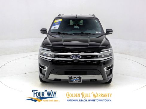 Used 2023 Ford Expedition Limited image 9