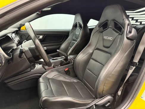 Used 2018 Ford Mustang GT Premium w/ GT Performance Package RWD image 9