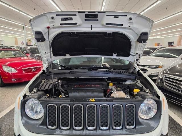 Used 2016 Jeep Renegade Latitude FWD image 38