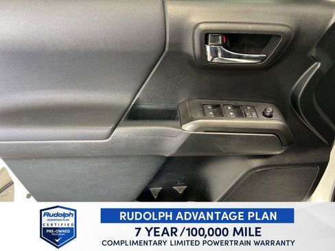 Used 2019 Toyota Tacoma TRD Off-Road image 11
