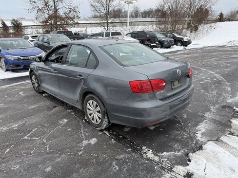 Used 2014 Volkswagen Jetta S image 2