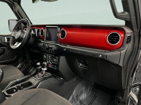Used 2021 Jeep Wrangler Unlimited Rubicon AWD/4WD image 37