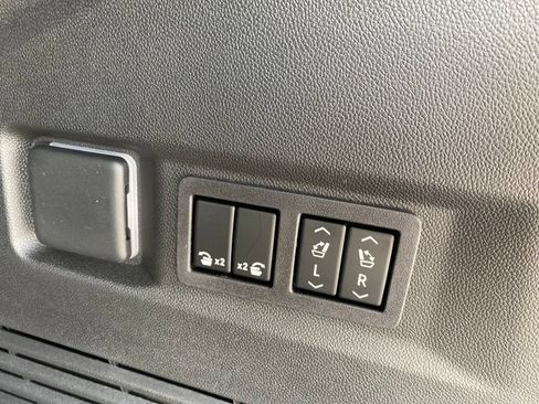 Used 2026 GMC Yukon Denali w/ Sun & Power Step Package AWD/4WD image 31