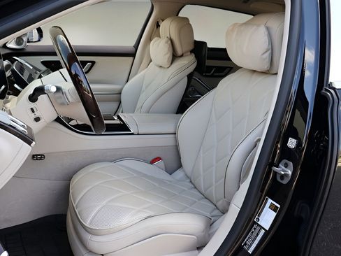 Used 2024 Mercedes-Benz Maybach S 680 4MATIC image 12