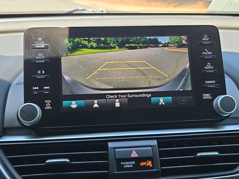 Used 2018 Honda Accord Touring image 23