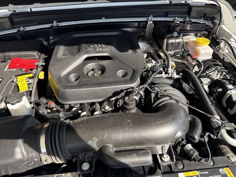 Used 2025 Jeep Wrangler Sahara w/ Safety Group image 33