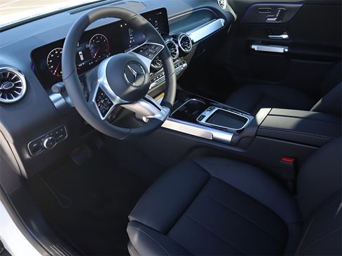 New 2026 Mercedes-Benz GLB 250 4MATIC image 36