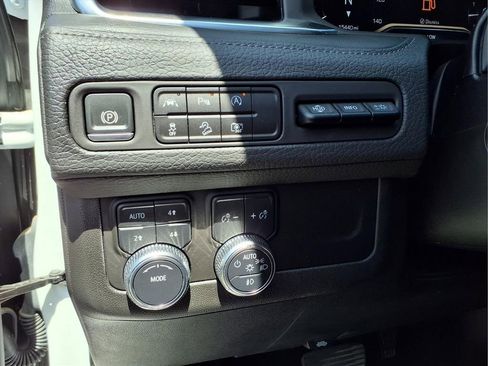 Certified 2024 GMC Yukon Denali AWD/4WD image 15