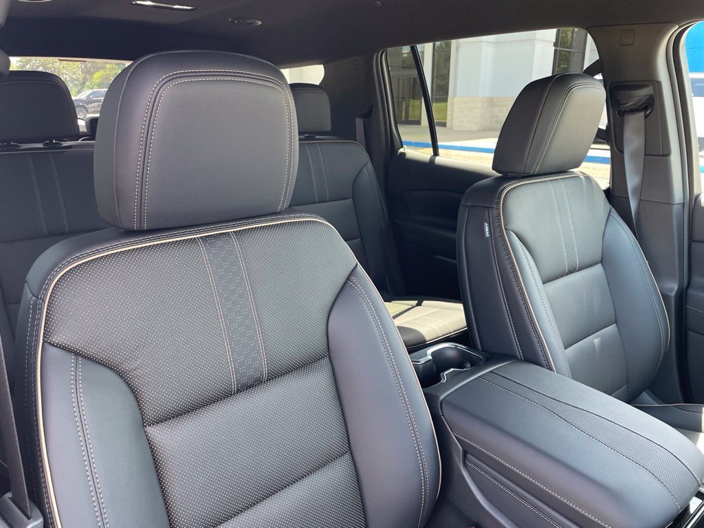 New 2026 Chevrolet Traverse High Country w/ LPO, Floor Liner Package FWD image 38