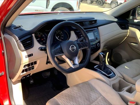 Used 2017 Nissan Rogue S FWD image 18