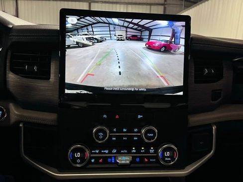 Used 2024 Ford Expedition Limited image 21